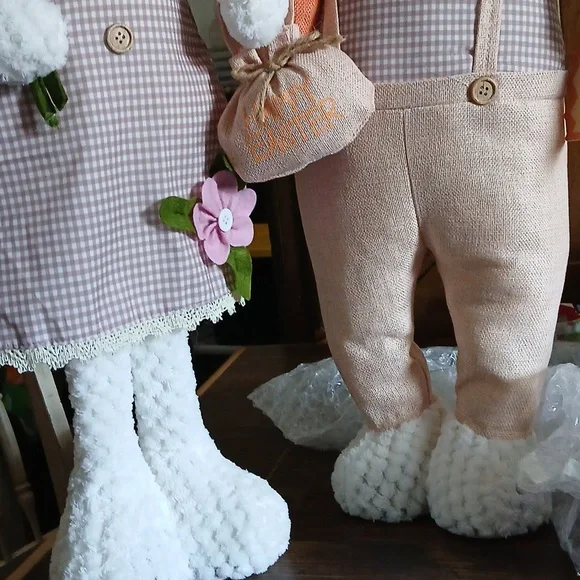 Easter Door Greaters NWT COMES IN A PAIR - Picture 3 of 5